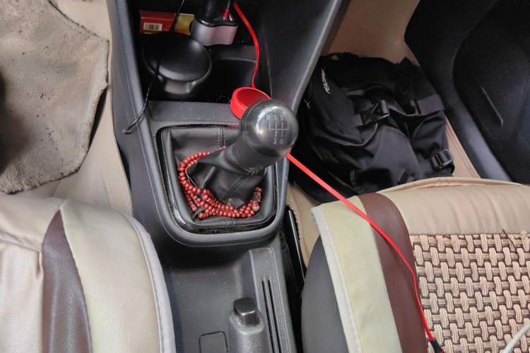 Used Volkswagen Jetta 2015 Zhuihui Edition 1.4L Manual Fashion Model Gear Lever