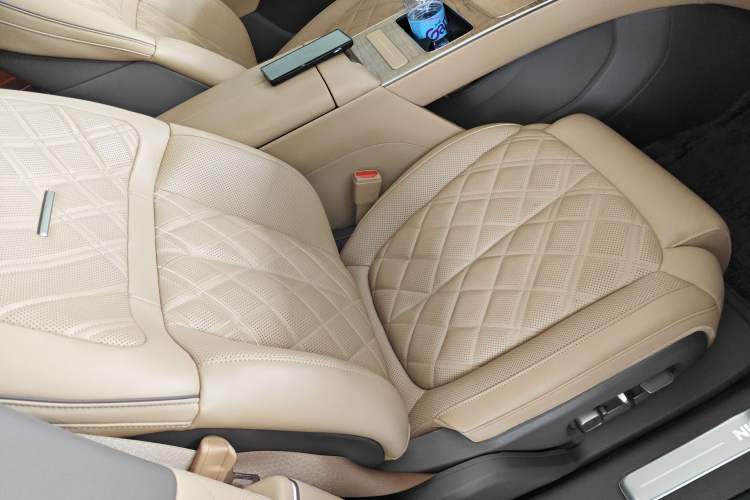 Used Nio ET9 2025 100kWh Signature Edition Right Front Seat