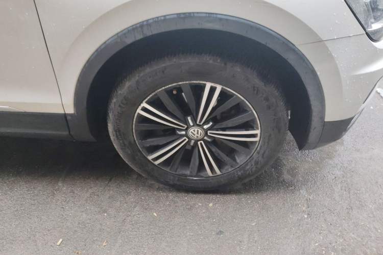 Used Volkswagen Tiguan L 2019 330TSI Automatic Two-Wheel Drive Panoramic Comfort Edition China VI Standard