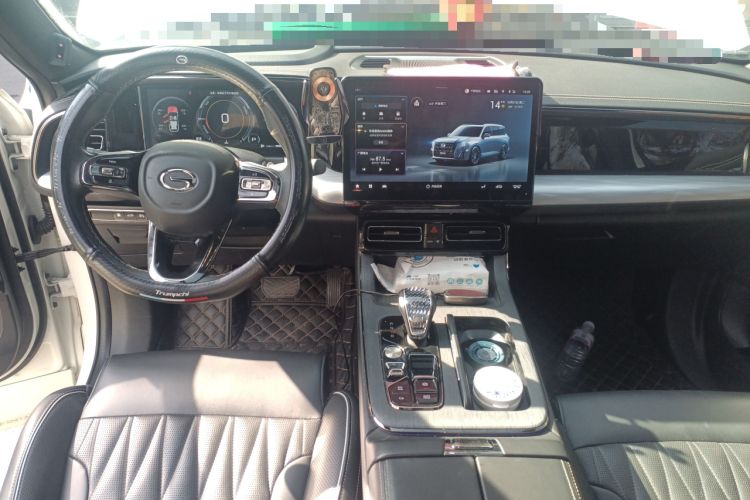 Used GAC Trumpchi GS8 2022 Double-Energy Series 2.0TM Four-Wheel Drive Premium Edition (7 Seats) Center Console