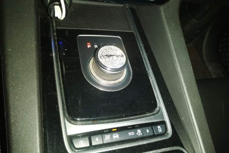 Used Jaguar F-PACE 2018 2.0T Four-Wheel Drive Urban Luxury Edition Gear Lever