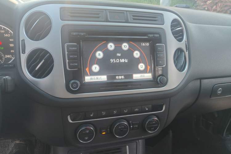 Used Volkswagen Tiguan 2015 1.8TSI Automatic Two-Wheel Drive Luxury Model
