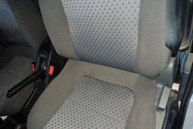 Used Wuling Zhiguang 2023 1.5L Utility Version with Enclosed Windows 2 Seats