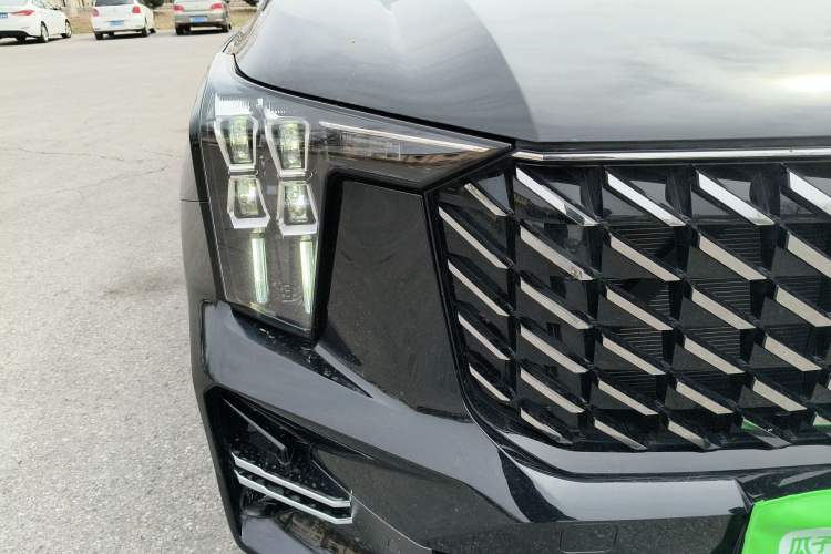 Used GAC Trumpchi GS8 2024 Linghang Series 2.0 TGDI Two-Wheel Drive Luxury Smart Connectivity Version Right Front Headlight