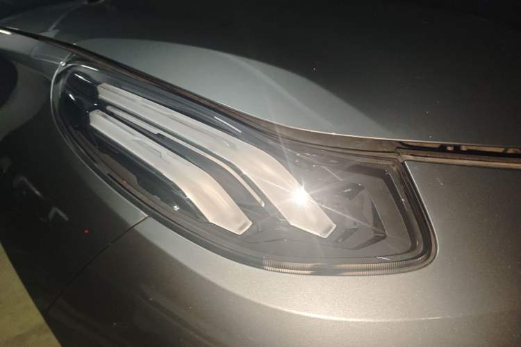 Used Lynk & Co 03 2021 1.5TD DCT JingPro Right Front Headlight