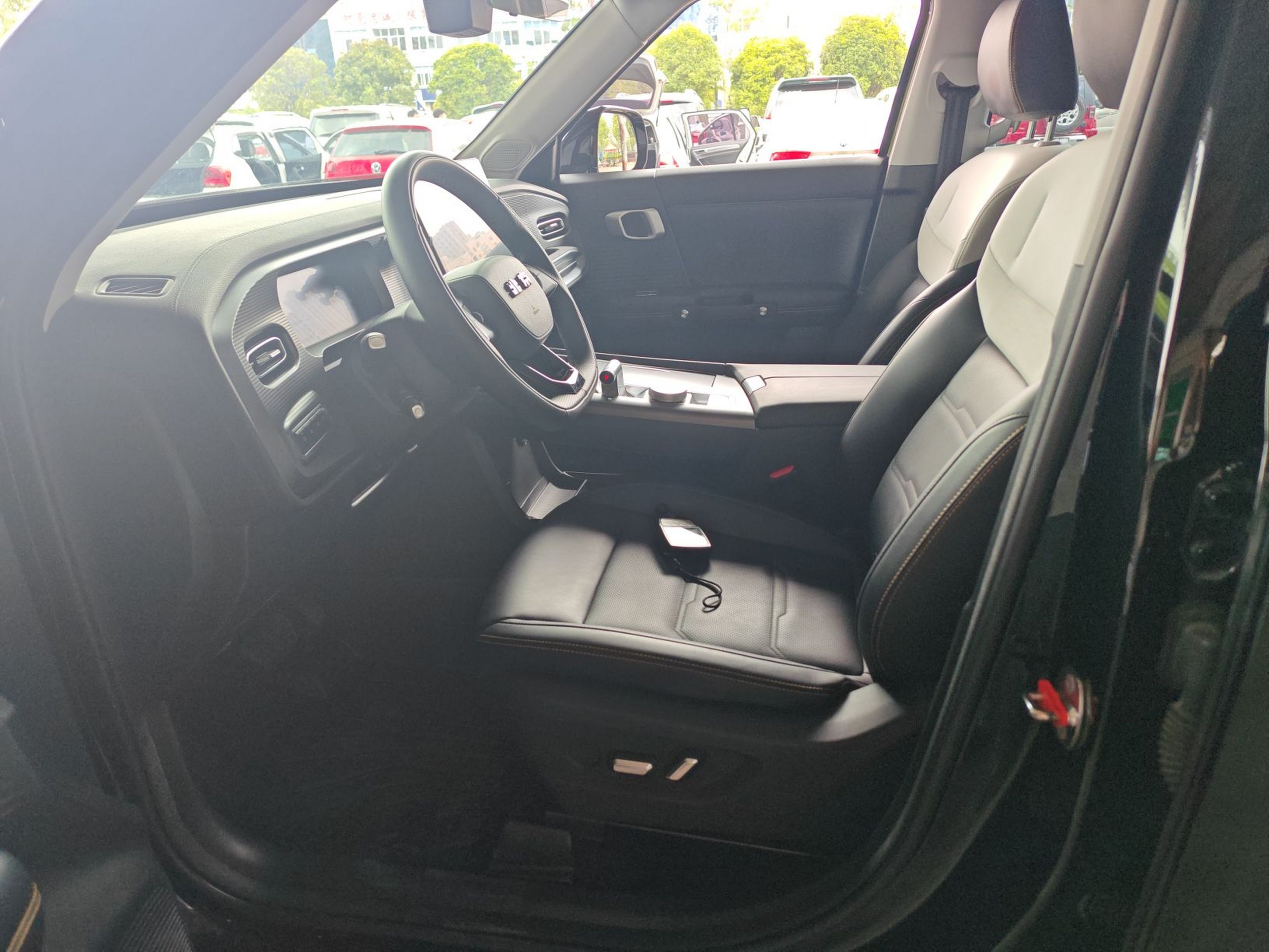 المقاعد الأمامية داخل السيارة