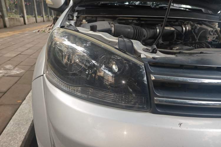 Used Great Wall Wingle 5 2014 2.4L European Version Two-Wheel Drive Entry-Level Big Double-Cab 4G69S4N
