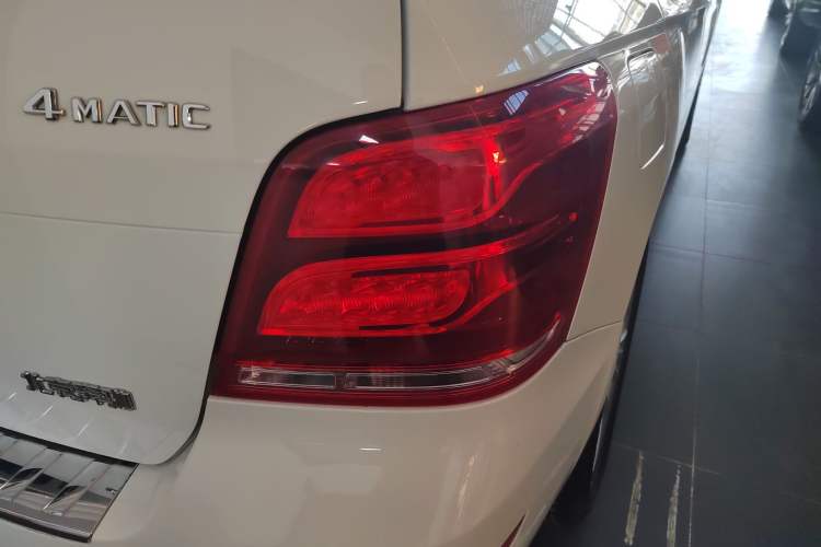 Used Mercedes-Benz GLK-Class 2015 GLK 260 4MATIC Dynamic Edition Ultimate Version Exterior 3