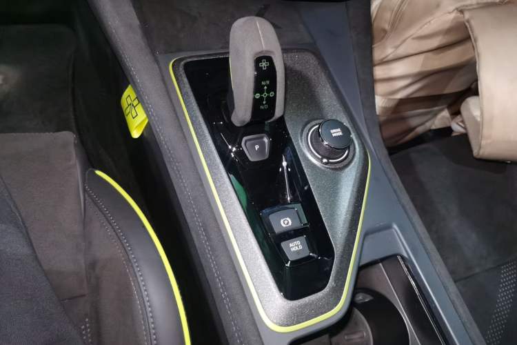 Used Lynk & Co 03 2022 03+ 2.0TD Automatic Wind-Chasing Edition Gear Lever