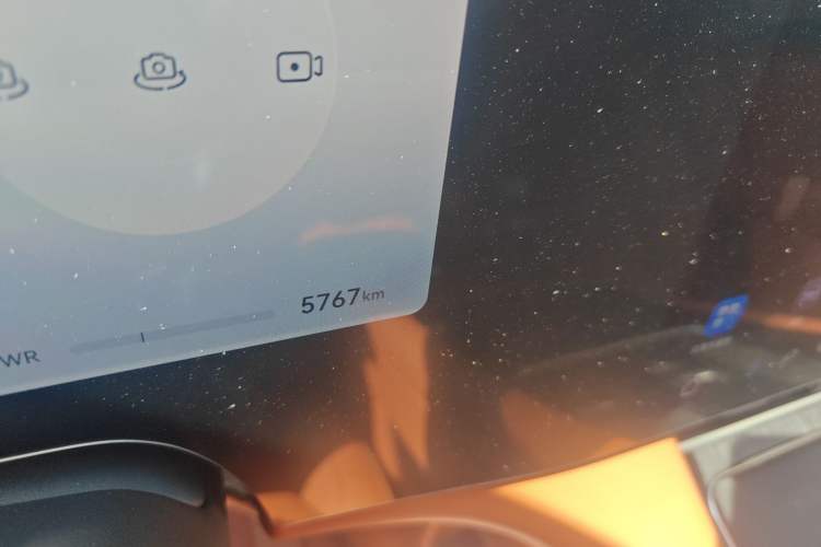 Used Hima AITO M8 2025 Extended-Range Max+ Version 53.4 kWh 6-Seater Edition Odometer Close Up