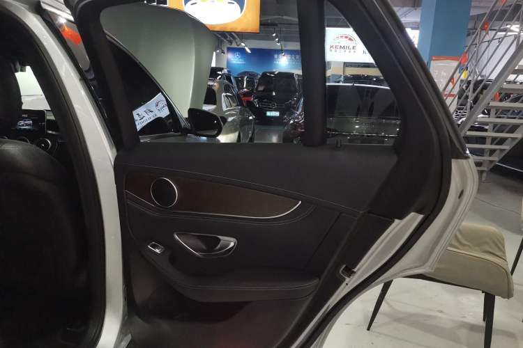 Used Mercedes-Benz GLC 2016 GLC 300 4MATIC Dynamic Model
