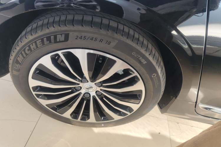 Used Volvo S90 New Energy 2025 Plug-in Hybrid Four-Wheel Drive Long-Range Zhiyi Luxury Edition Right Rear Wheel Hub