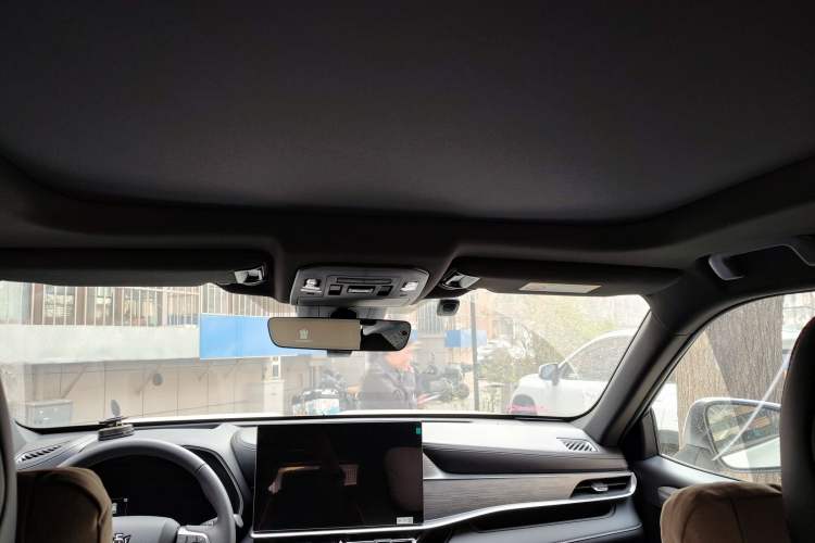 Used Toyota Crown Kluger 2026 Model 2.5L HEV All-Wheel-Drive Prestige Edition Headliner