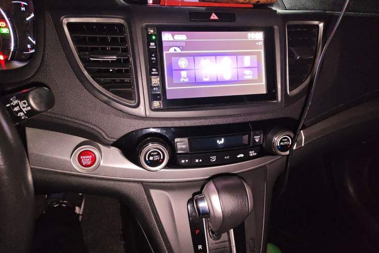 Used Honda CR-V 2015 2.4L two-wheel drive luxury version Audio And AC Panel