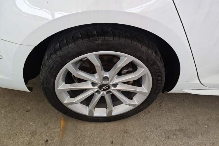 Used Audi A4L 2019 40 TFSI Fashion Version China V