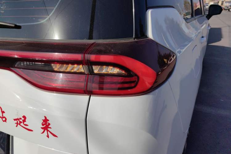 Used GAC Trumpchi M6 2021 270T DCT Luxury Edition (7-seater)
