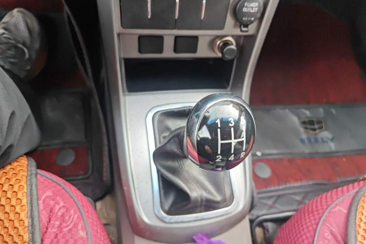 Used Geely Auto Classic Emgrand 2013 Sedan 1.5L Manual Entry-Level Model Gear Lever