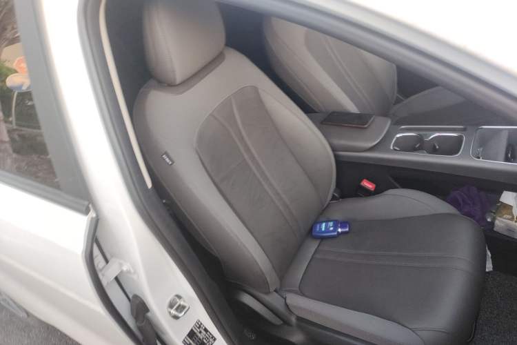 Used Roewe D6 2025 450 km Premium Edition