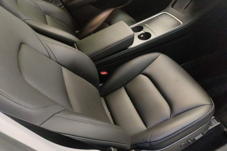 Used Tesla Model Y 2021 Long-Range All-Wheel-Drive Version
