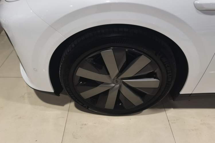 Used Li Auto Li Auto i6 2025 Model Four-Wheel-Drive Standard Type