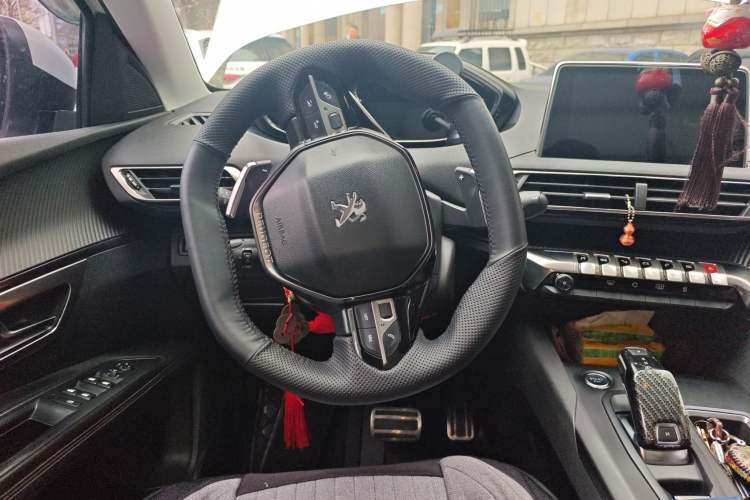 Used Peugeot 5008 2017 380THP 7-Seater Elite Edition Steering Wheel