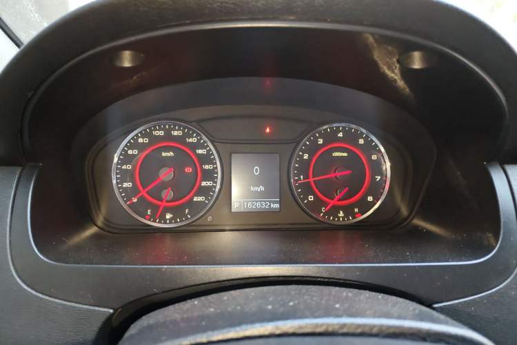 Used SAIC MAXUS G10 2014 2.0T Automatic Elite Edition
