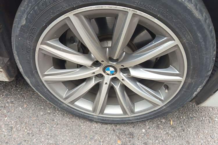 Used BMW 5 Series 2018 528Li Launch Special Edition Right Front Wheel Hub