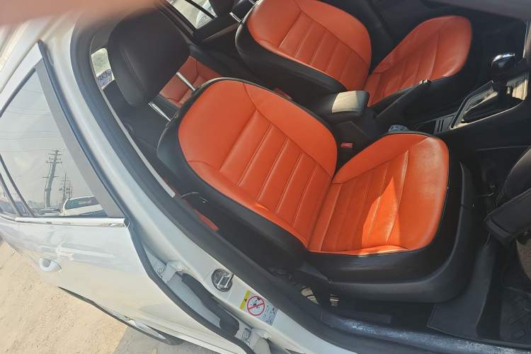 Used Volkswagen Gran Lavida 2017 1.6L Automatic Fashion Edition Right Front Seat