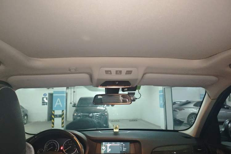 Used BMW X3 2012 xDrive20i Luxury Model Headliner