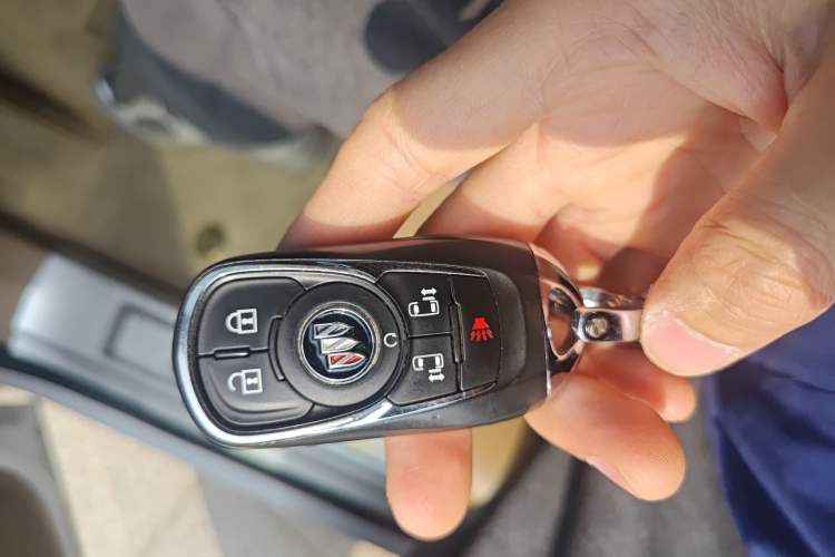 Used Buick GL8 2021 ES Landtrek 653T Comfort Edition
