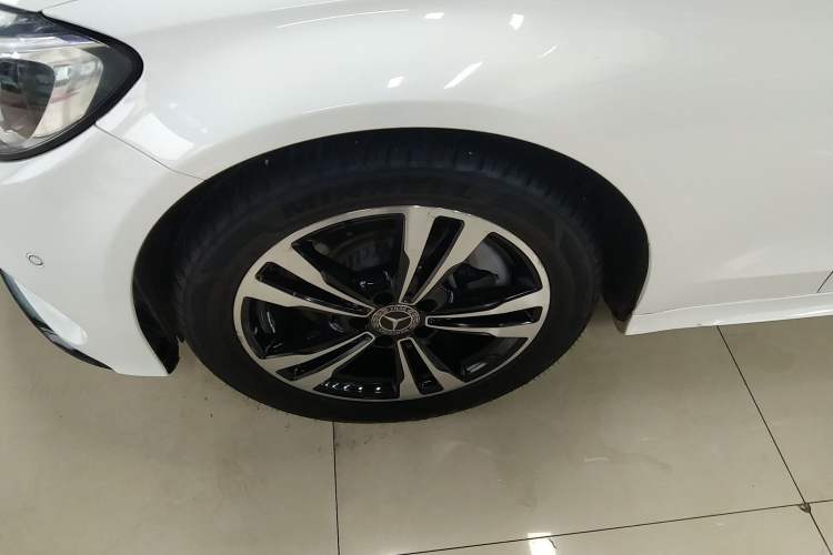 Used Mercedes-Benz C-Class 2018 C 200 Sport Edition Exterior 4