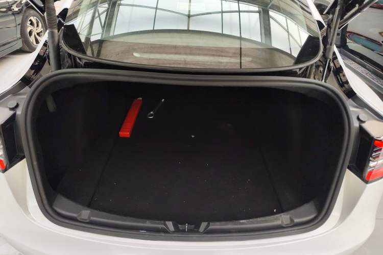 Used Tesla Model 3 2022 Rear-Wheel-Drive Version
