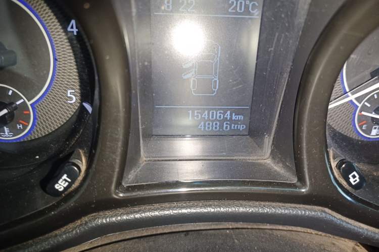 Used JMC Yuhu 3 2018 2.5T Diesel Two-Wheel Drive Advanced Version with Long Wheelbase
