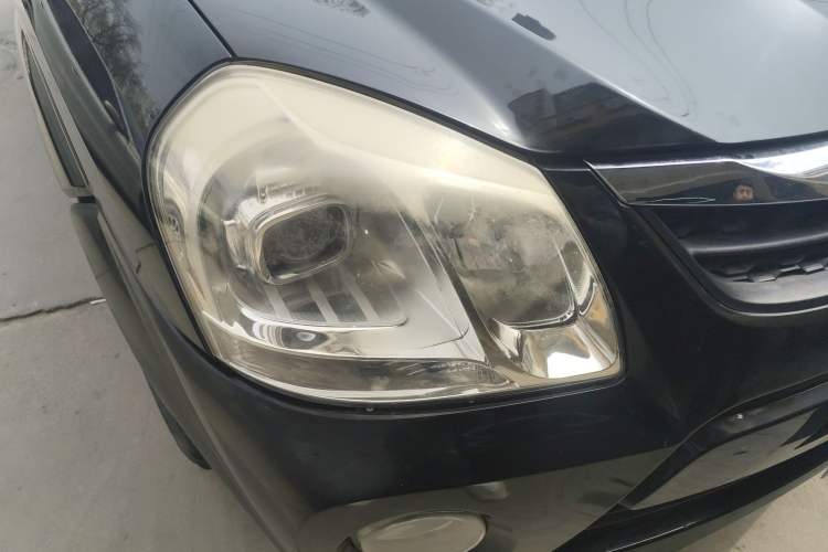 Used Hyundai Tucson 2013 2.0L Automatic Two-Wheel Drive Comfort Version Right Front Headlight