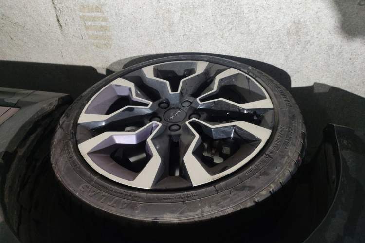 Used Lynk & Co 06 2023 Remix 1.5T Shero Left Front Wheel Hub