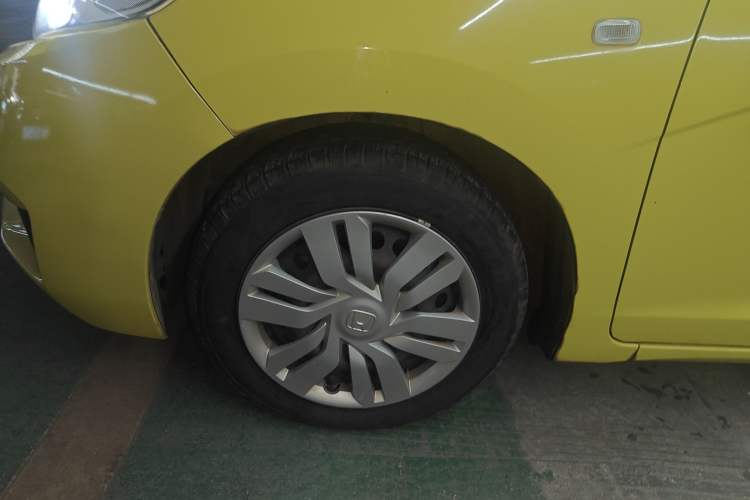 Used Honda Fit 2014 1.5L LX CVT Comfort Model Left Front Wheel Hub