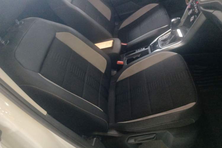 Used Volkswagen T-ROC 2019 230TSI DSG Two-Wheel-Drive Advanced Version China VI Standard