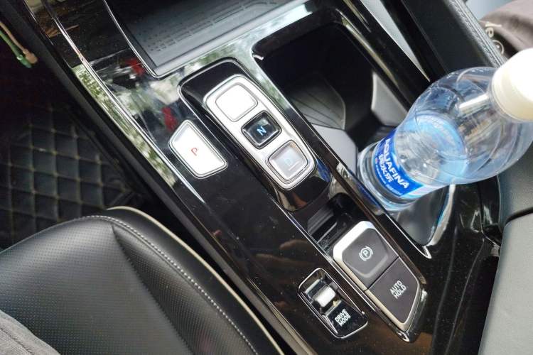 Used Hyundai Custo 2021 270TGDi Prestige LUX Gear Lever