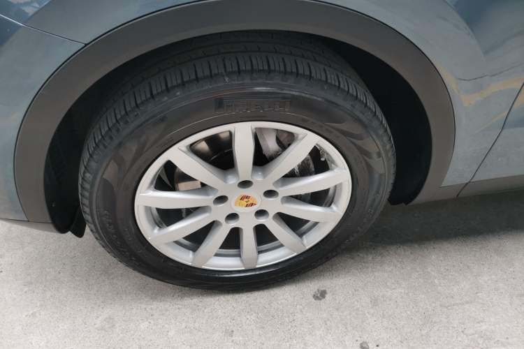 Used Porsche Cayenne 2018 Cayenne 3.0T Exterior 4