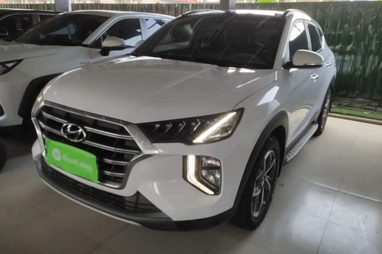 Used Hyundai Tucson 2019 280TGDi Dual-Clutch Two-Wheel Drive Fashion Edition China VI Standard