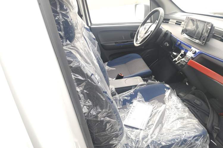 Used Dongfeng Yufeng EM27 2024 EM27L BYD CATL 41.86 kWh Right Front Seat