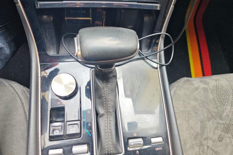 Used GAC Trumpchi GS5 2019 235T Automatic Elite Edition Gear Lever