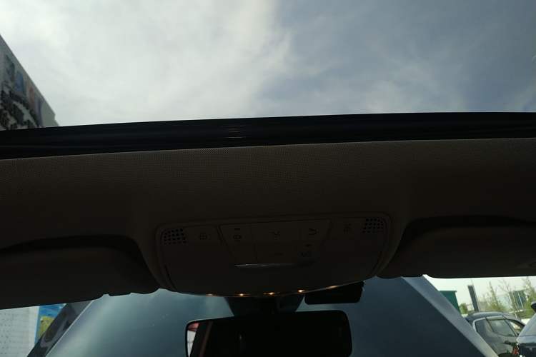 Used Mercedes-Benz E-Class New Energy 2023 E 350 e L Plug-in Hybrid Sedan