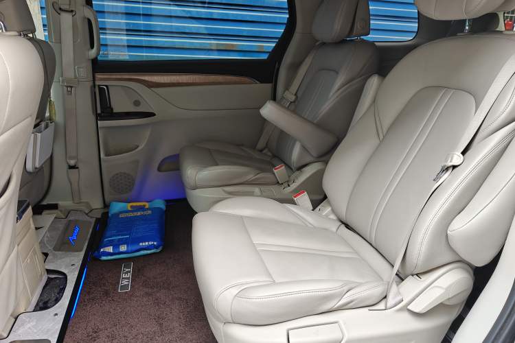 Used Buick GL8 2018 ES 28T Comfort Model China VI Standard