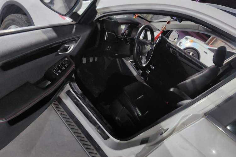 Used Zotye Domy X5 2015 1.5T Manual Luxury Model China V Standard