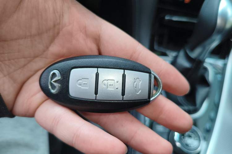 Used Infiniti Q50 2014 3.5L Hybrid Flagship Edition