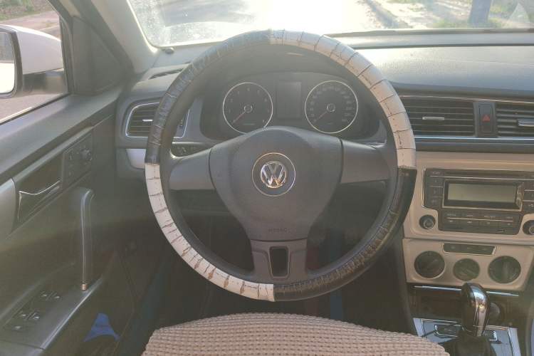 Used Volkswagen Lavida 2013 Restyled Classic 1.6L Automatic Comfort Edition Steering Wheel