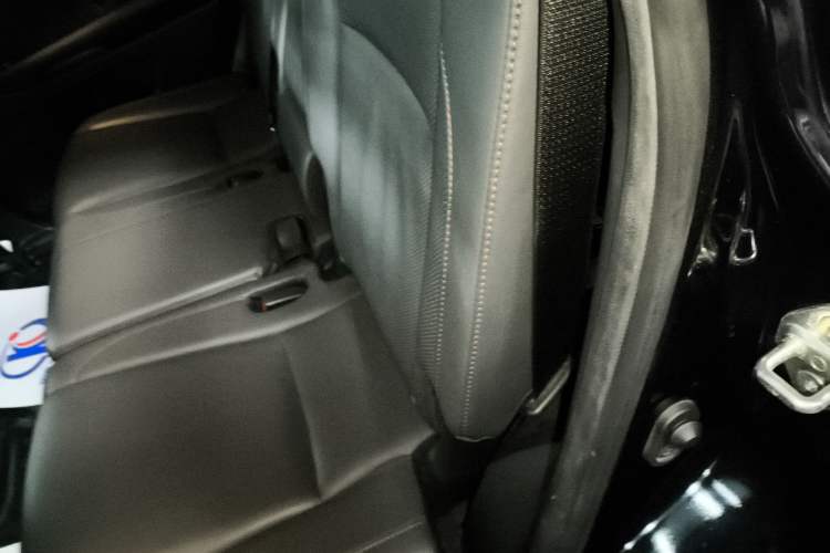 Used Toyota Highlander 2018 2.0T Four-Wheel Drive Luxury Version 7 Seats China VI Standard Left Rear Seat