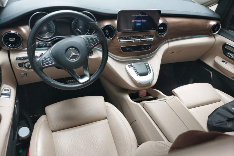 Used Mercedes-Benz V-Class 2022 V 260 L Long-wheelbase Luxury Edition