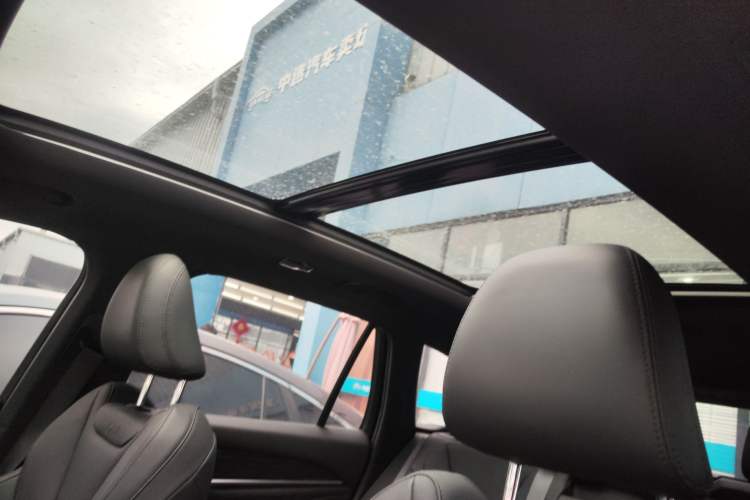 Used Geely Auto Monjaro L 2024 2.0TD DCT EVO Two-Wheel Drive Long-Range Version Headliner